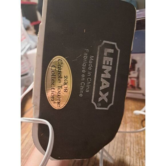 Lemax Robinson Stable Porcelain Light-Up Christmas Holiday Village Building 2008 - Picture 10 of 11